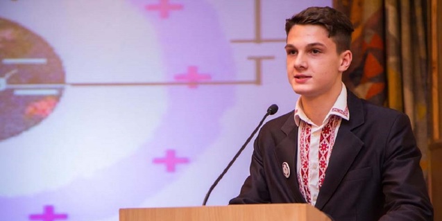 Українець Самуїл Кругляк став призером Олімпіади геніїв у США 1/1 Українець Самуїл Кругляк став призером Олімпіади геніїв у США 1/1