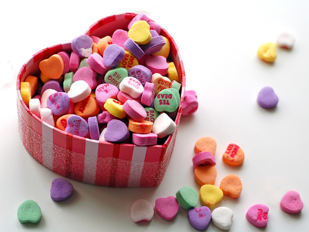 Гадання на валентинках і найдовший поцілунок: як святкують День Святого Валентина фото 10