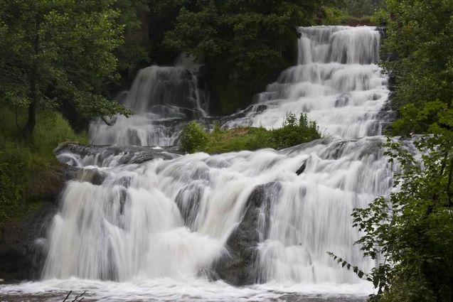 Урочище Червоне: Червоногородський замок, Джуринський водоспад та інші туристичні принади 1/1