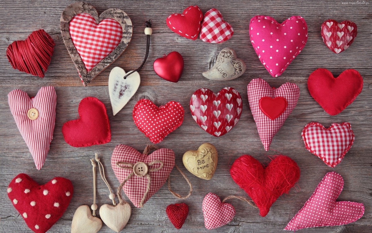 Гадання на валентинках і найдовший поцілунок: як святкують День Святого Валентина фото