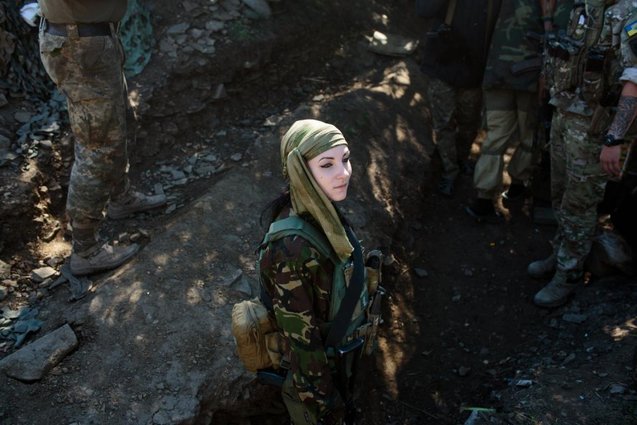 Фотограф із США фотографувала українських жінок, які воюють у зоні АТО 1/1